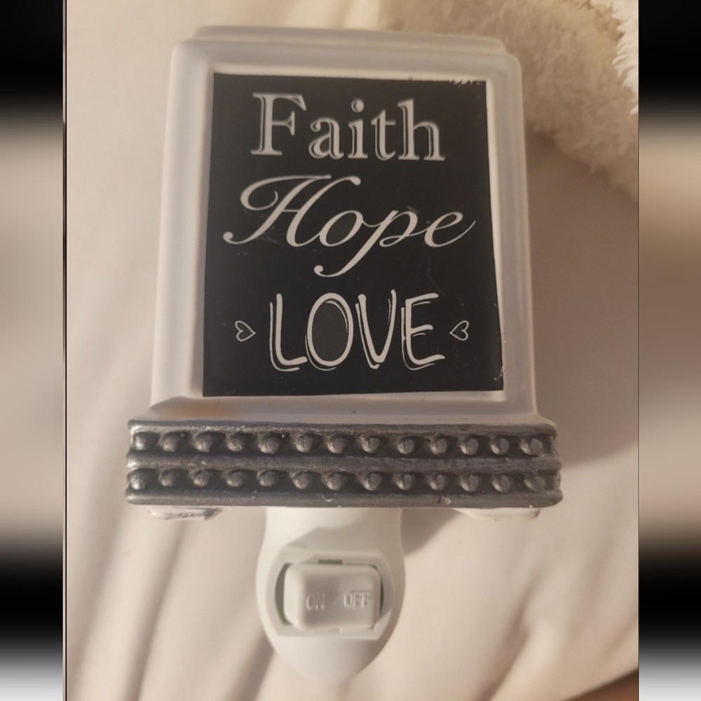 4/$20 Faith Hope Love Candle Plug In